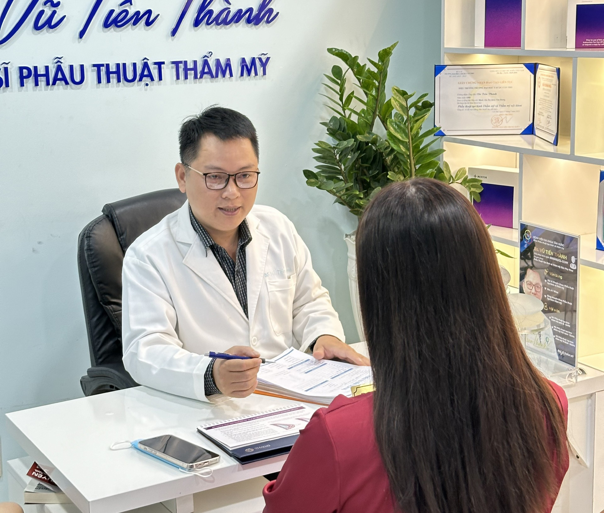 Bs Vu Tien Thanh truc tiep tham kham và phau thuat